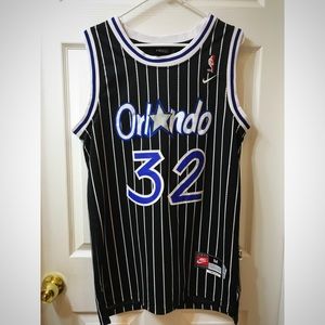 O’Neil basketball jersey size 48M